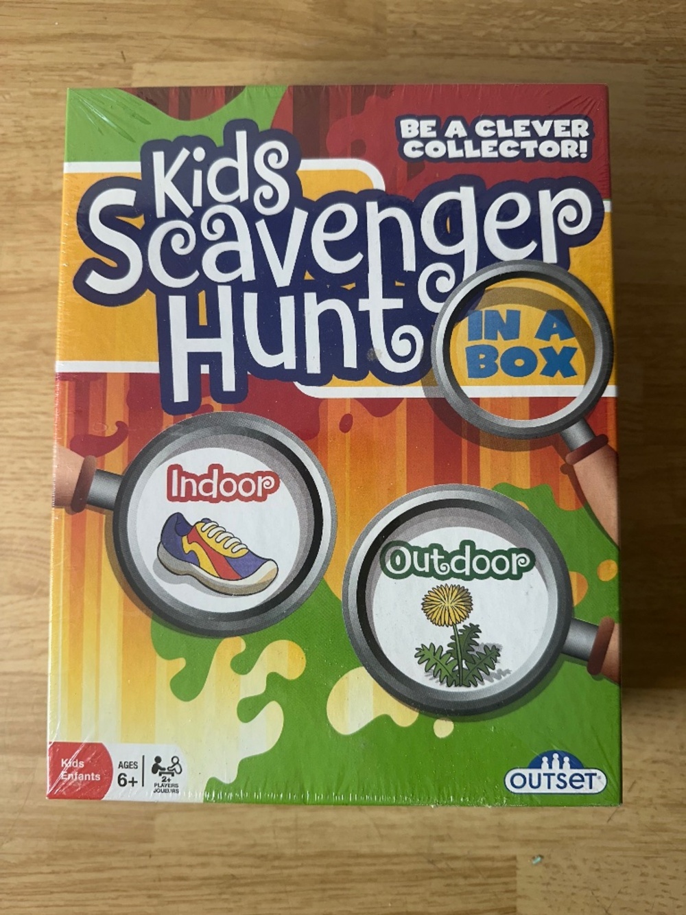 KIDS SCAVENGER HUNT IN A BOX INDOOR OUTDOOR FAMILY GAME BY OUTSET - NEW IN BOX!
